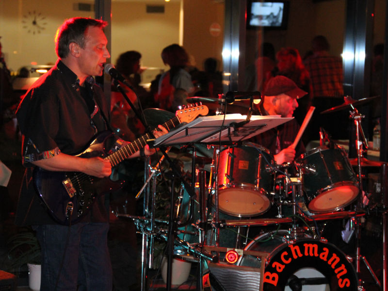 Bild einer Veranstaltung mit Musikband